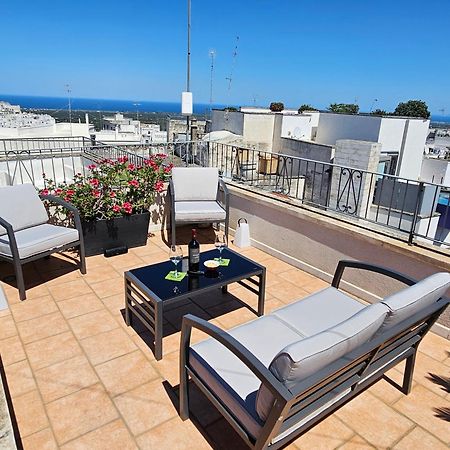 Casa Josephina - Three Level Stone Home With Balcony, 2 Roof Terraces & Sea Views Ostuni Szoba fotó
