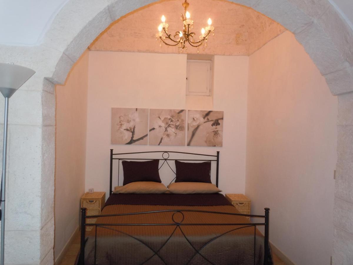Casa Josephina - Three Level Stone Home With Balcony, 2 Roof Terraces & Sea Views Ostuni Kültér fotó