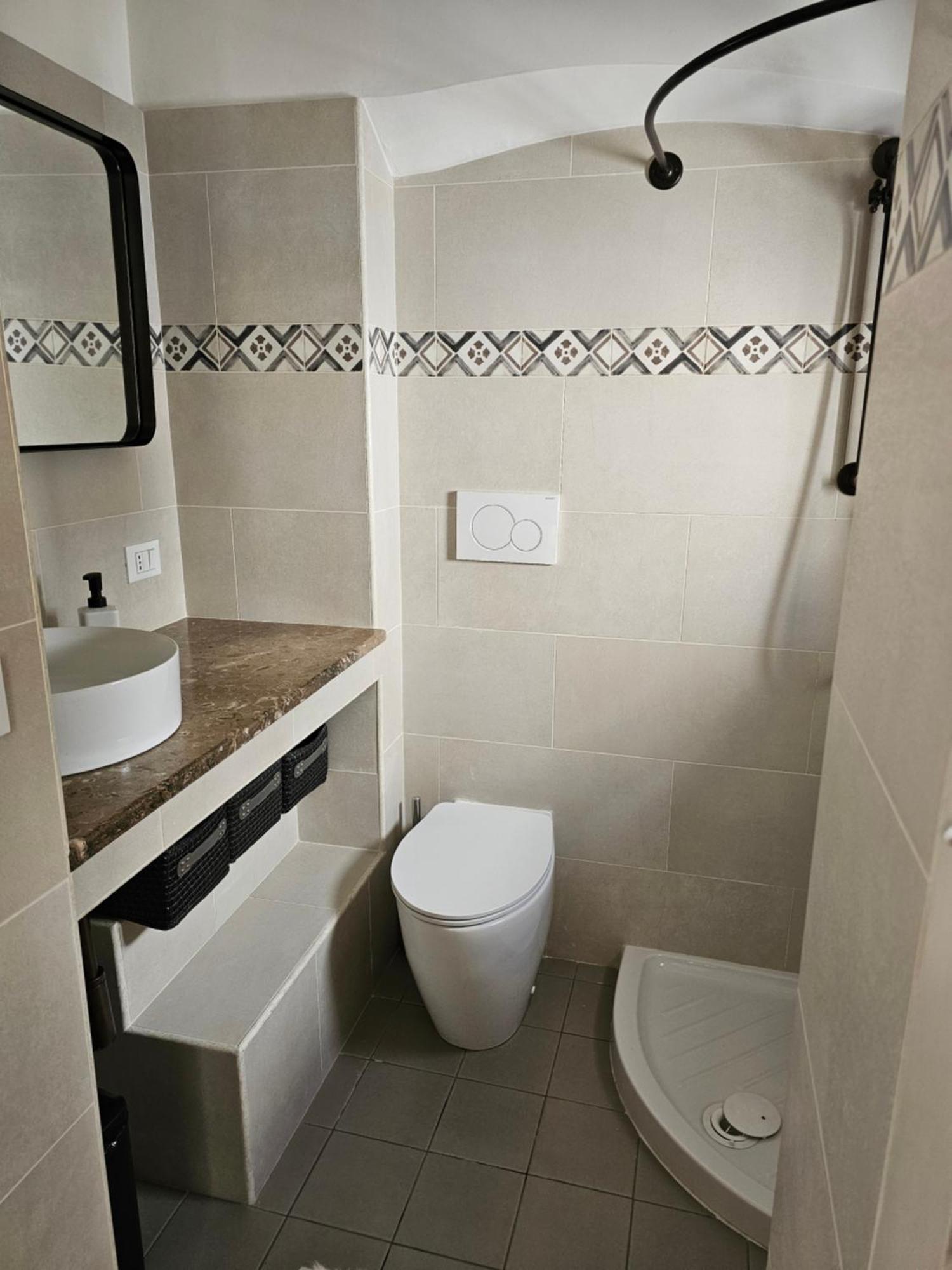 Casa Josephina - Three Level Stone Home With Balcony, 2 Roof Terraces & Sea Views Ostuni Szoba fotó