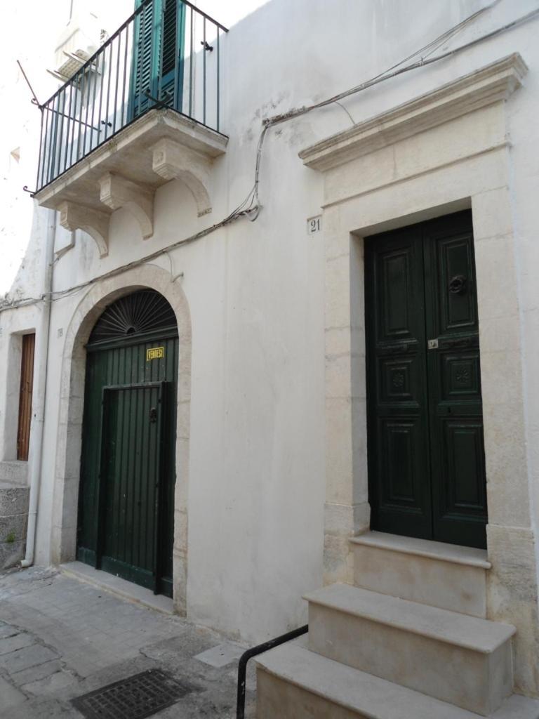 Casa Josephina - Three Level Stone Home With Balcony, 2 Roof Terraces & Sea Views Ostuni Kültér fotó