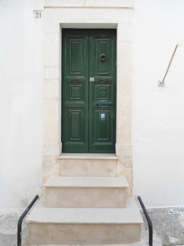 Casa Josephina - Three Level Stone Home With Balcony, 2 Roof Terraces & Sea Views Ostuni Kültér fotó
